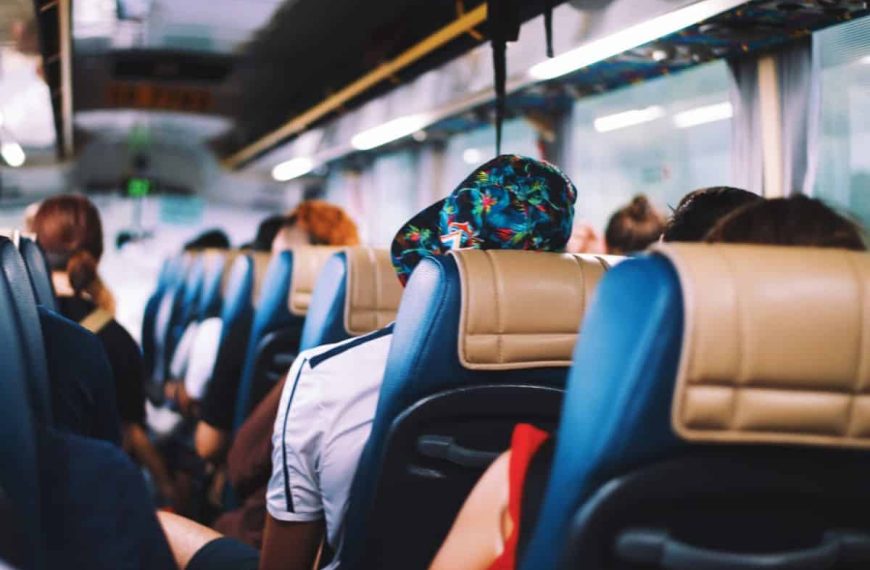 In captivity, a kidnapped passenger gives birth.