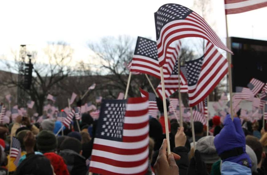 President Barack Obama gives his farewell press conference.
